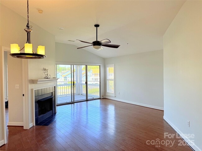 Photo - 1133 Torrence Cir