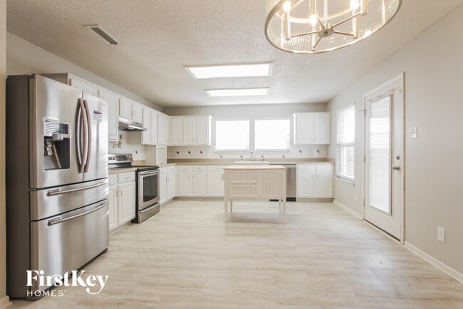 Photo - 2310 Amberleigh Dr