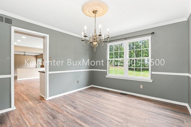 Photo - 117 Victoria Ln