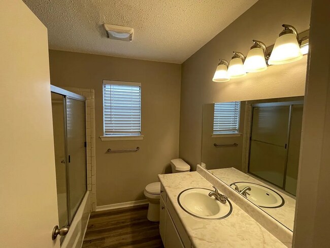 Photo - Charming 3-Bed, 2-Bath Home in Saginaw with Garage