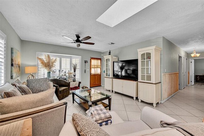 Photo - 1980 SW 28th Terrace