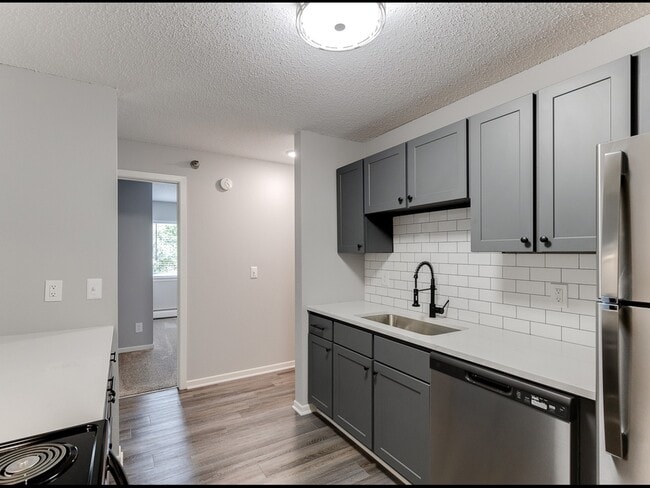 Newly Renovated Kitchen | White Pines Apartments | Shakopee MN