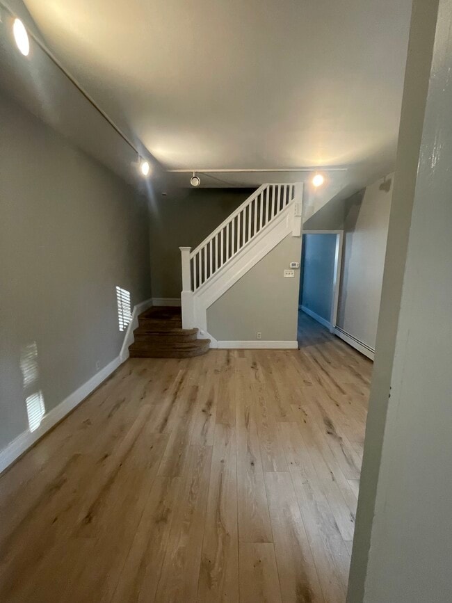 Common Area 2 - 412 Market St