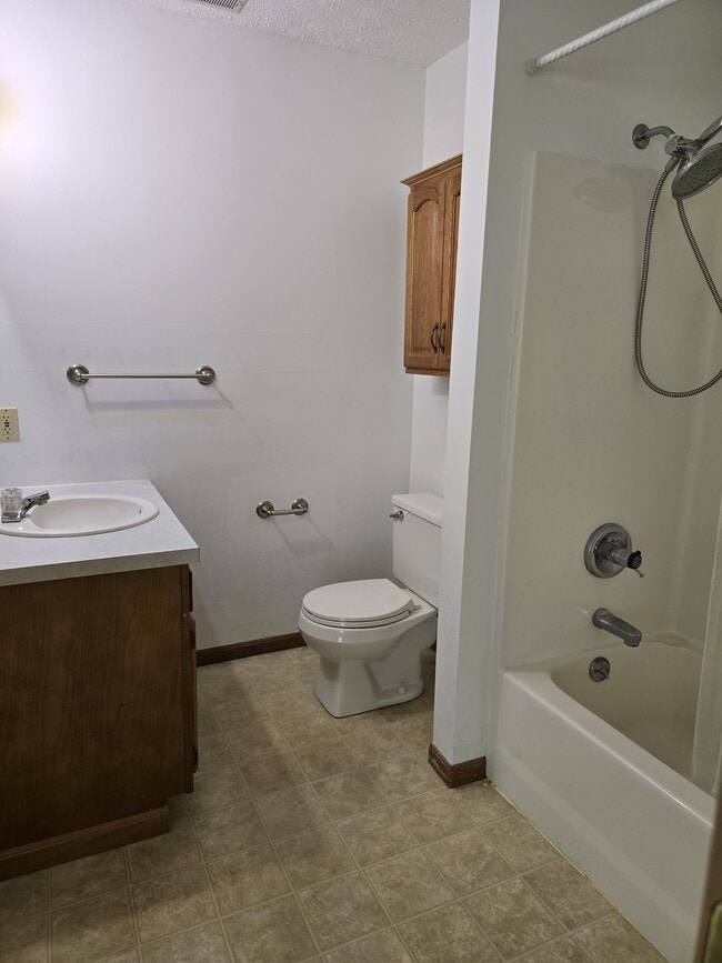 Photo - 533 E Main St