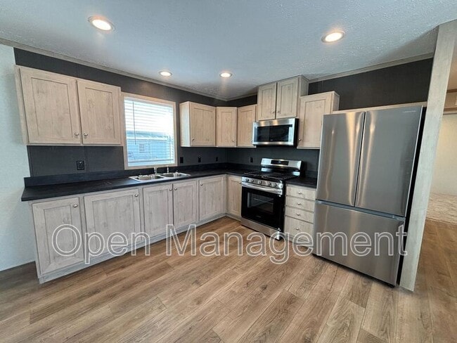 Photo - 725 S 12th St