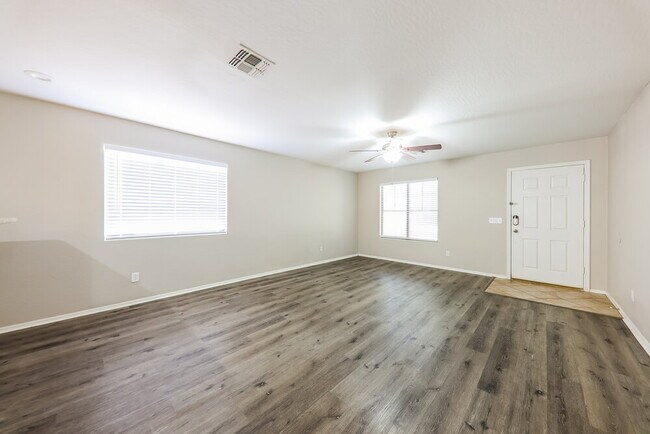 15955 W Winchcomb Dr