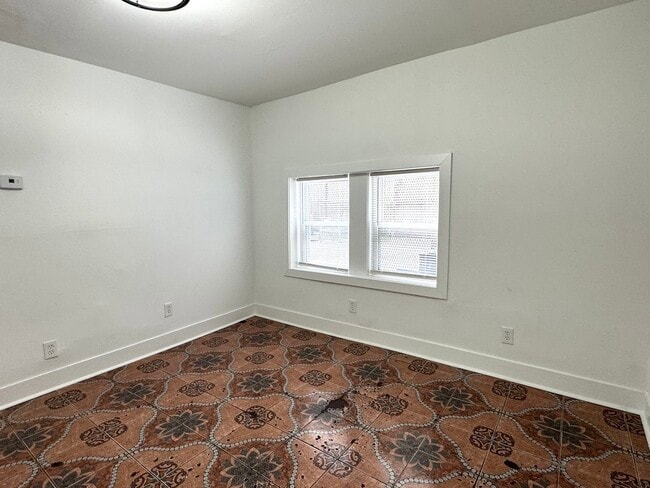 Photo - 3919 W Potomac Ave