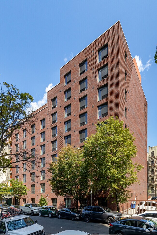 Photo - Victory Plaza