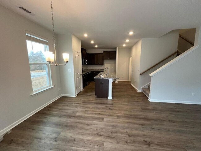 Photo - 183 Chesapeake Cmns St