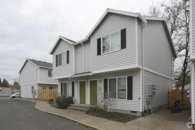 Exterior of Property - 6702 SE 80th Ave