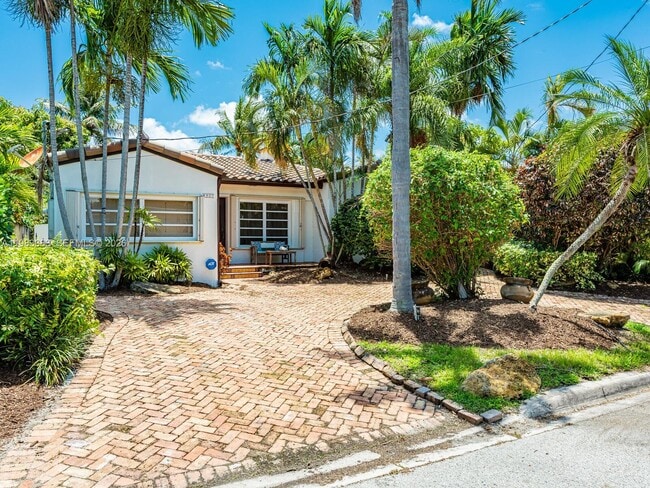 Photo - 8927 Hawthorne Ave