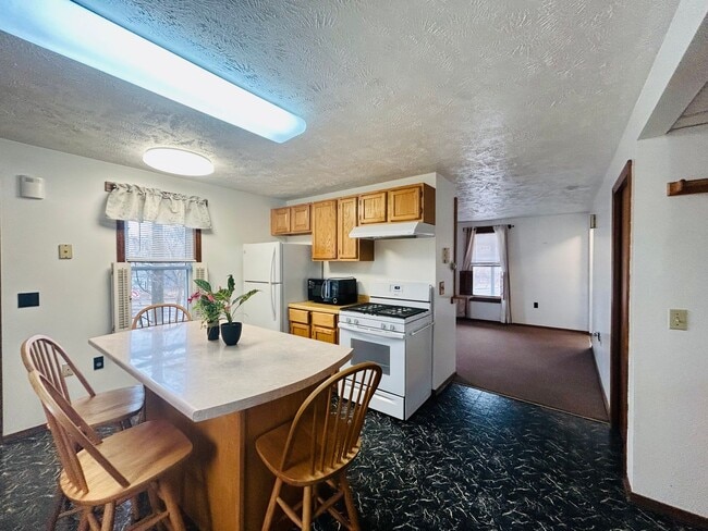 Building Photo - 175-177 Myrtle Ave Unit 175