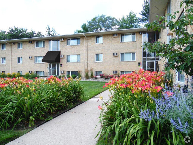 Beautiful Landscapes - Crestview Apartment Homes