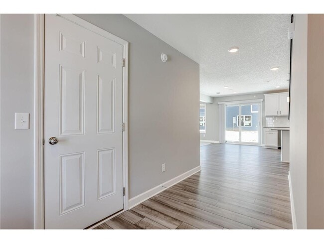 Photo - 1142 Middlefield Rd