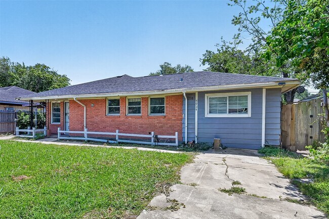 3918 Tavenor Ln