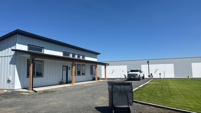 Photo - 121 Poplar St