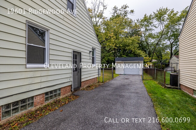 Photo - 19601 Ridgewood Ave