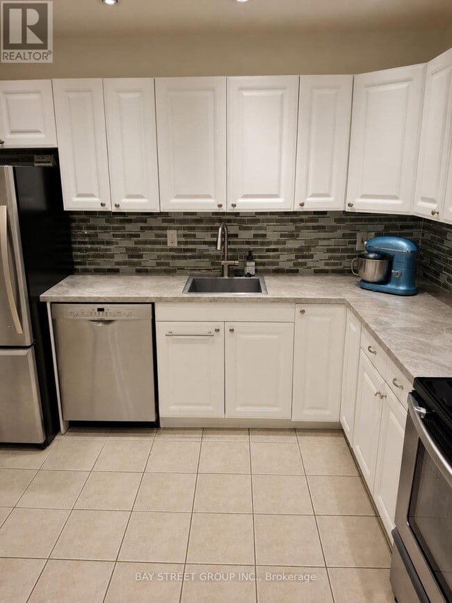 Photo - 2120 Rathburn Rd E