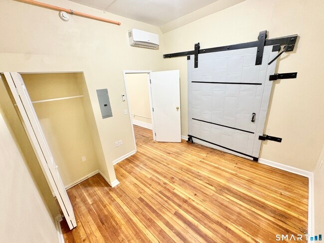 Building Photo - 105 Bank St Unit 3C