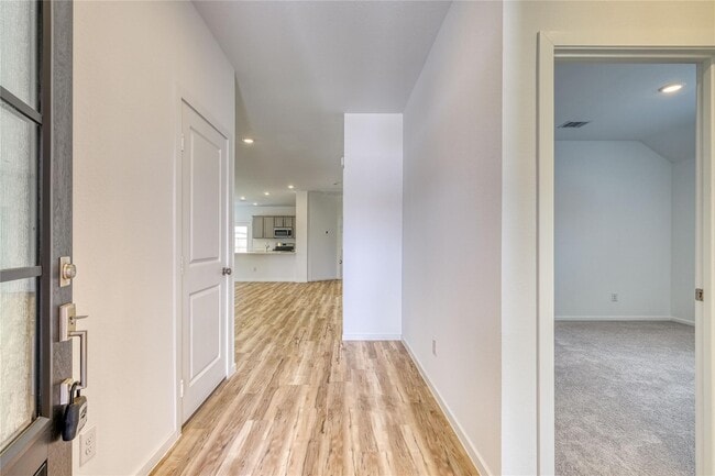 Photo - 5310 Still Mdw Ln