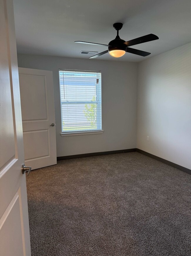 3BR, 2BA