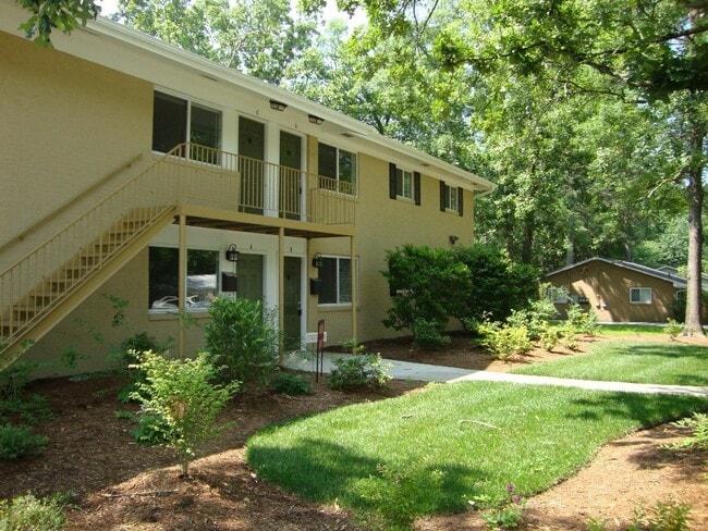 Photo - Sweet Spot in Carrboro! Inviting, updated 3br 2ba condo...Walk to Weaver St. & minutes to UNC