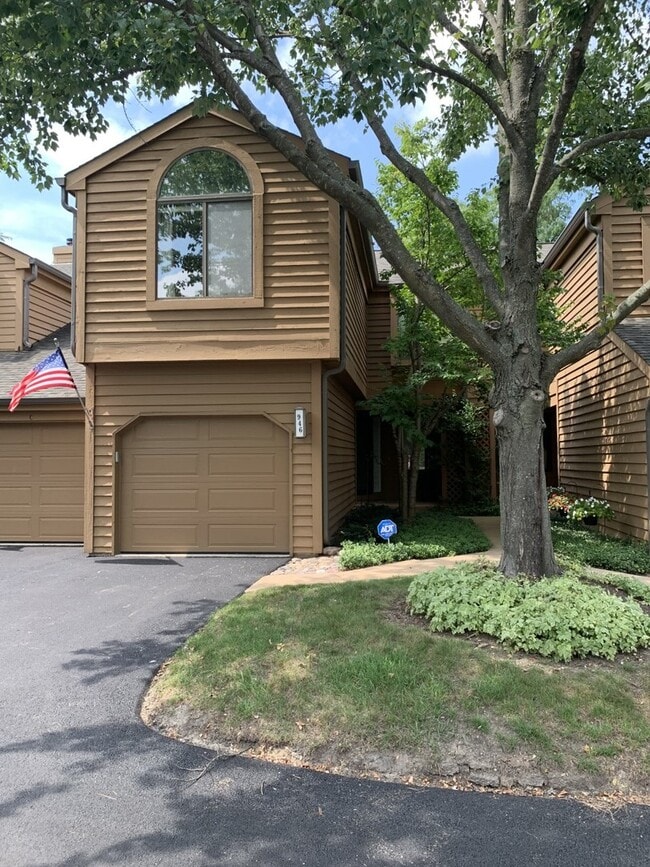 Building Photo - 946 Shoreline Rd Rental