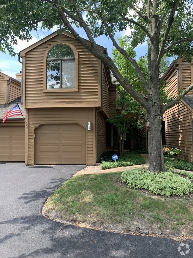 Building Photo - 946 Shoreline Rd Rental