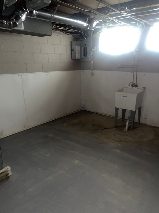 Photo - 15717 Northwood Ave