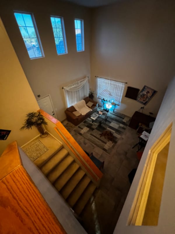 4201 E Raven Rd