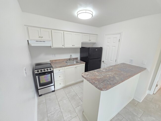 1 Bed/1 Bath Jr-Kitchen, 1st Floor