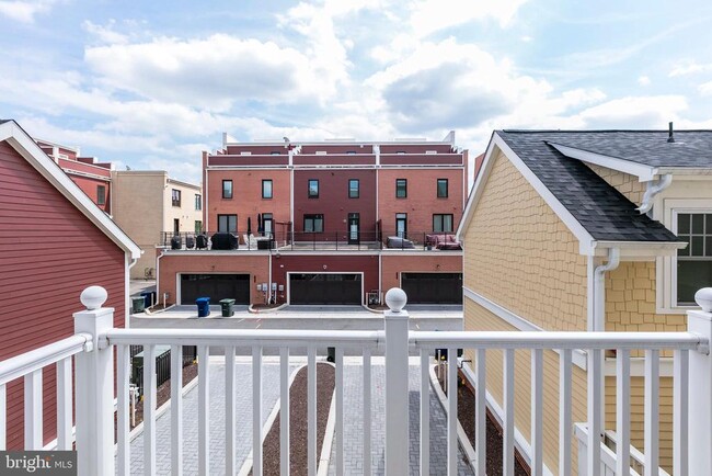 Photo - 723 Diamond Ave