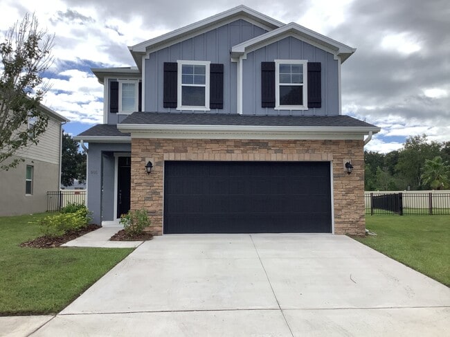 Photo - 905 Walden Pond Dr