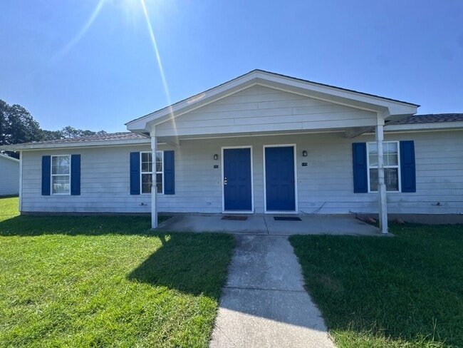 Building Photo - 143 Centipede Ln