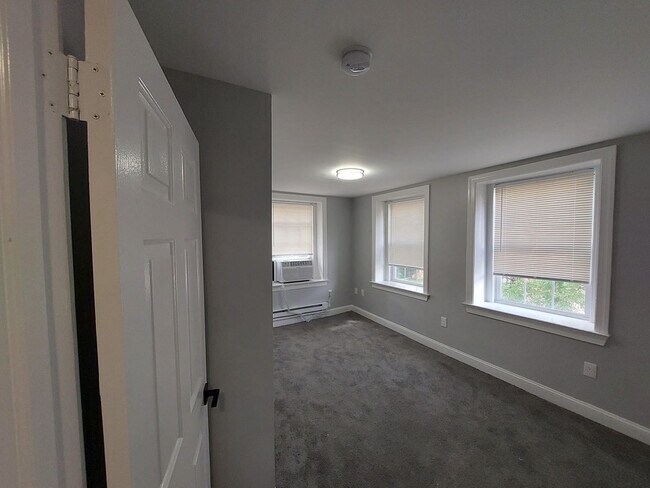 32 S Wycombe Ave