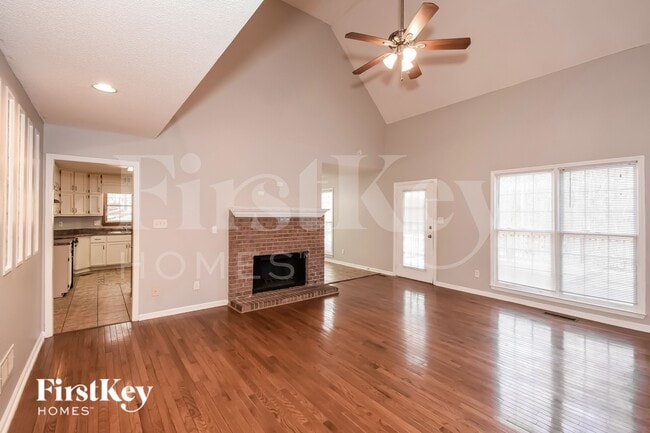 Photo - 180 Lucky Leaf Pl