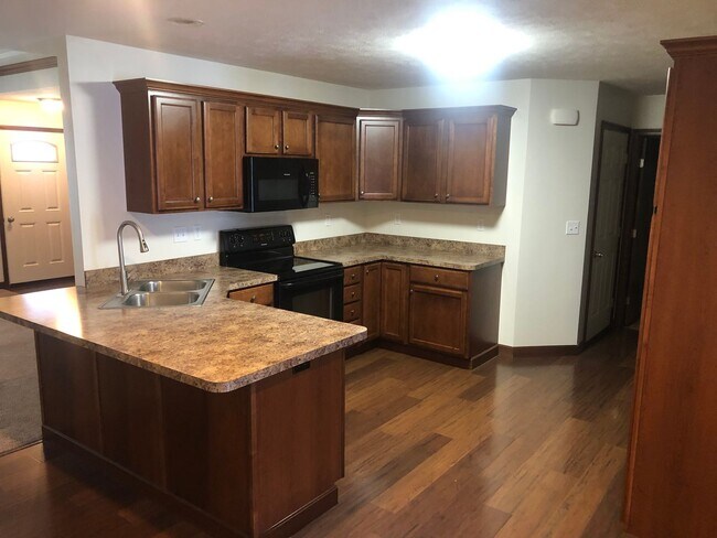 Photo - 9482 Shawnee Path Ln