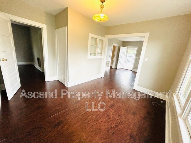 2001 Portland St