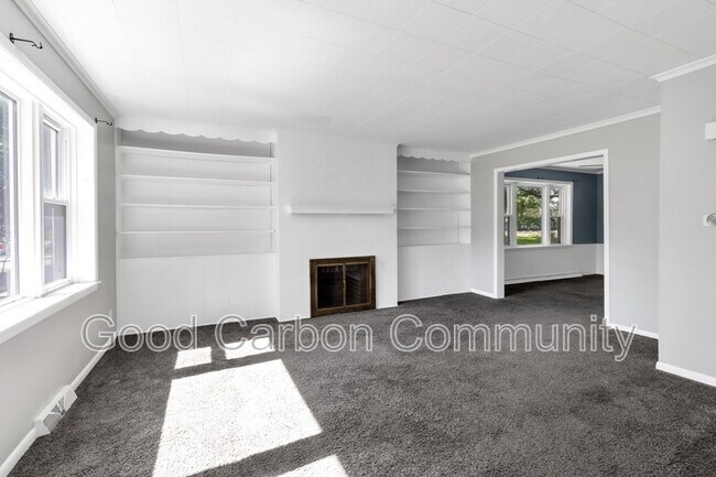 4470 Seneca St Unit Left