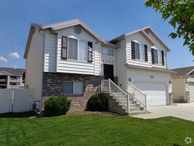 Building Photo - 754 Durham Dr Rental