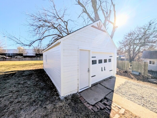 Photo - 906 S 1st St