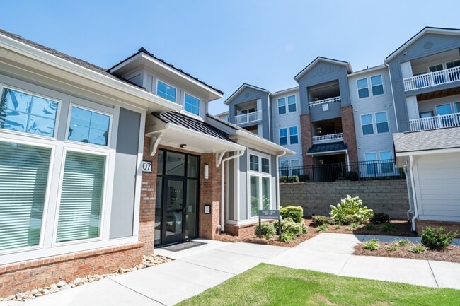 Evoke Living at Arrowood - Building Exterior