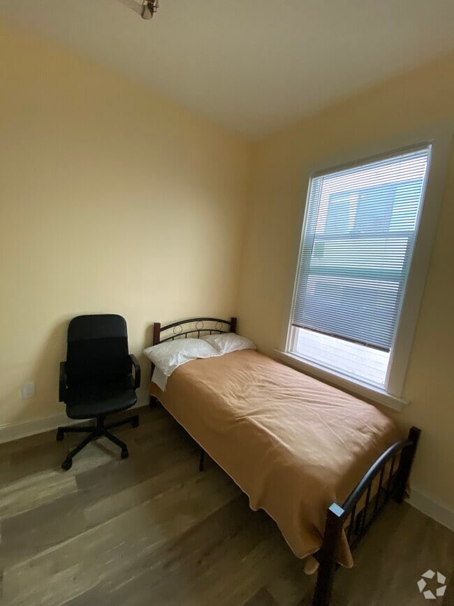 Building Photo - 1449 Powell St Unit 1 Rental