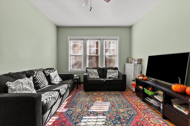 Photo - 2210 W Carmen Ave Unit 1W