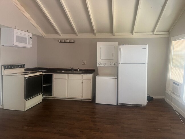 Photo - 1 Bed 1 Bath Close to Tech Move in Ready! Unidad C