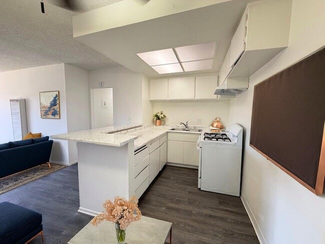 Photo - 1535 E Canfield Ln Unit 12