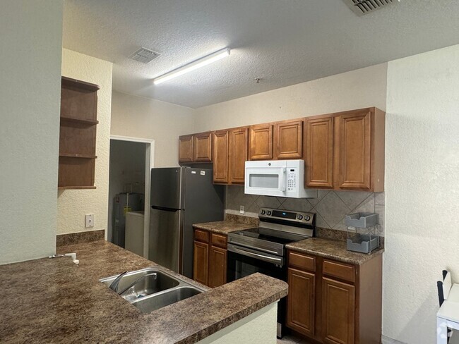 Building Photo - 1 bed 1 bath condo in metrowest