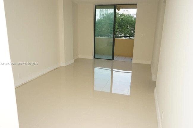 Photo - 546 SW 1st St Unit 404