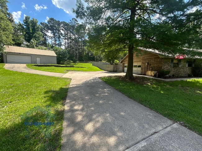 Photo - 104 Pinewood Ct
