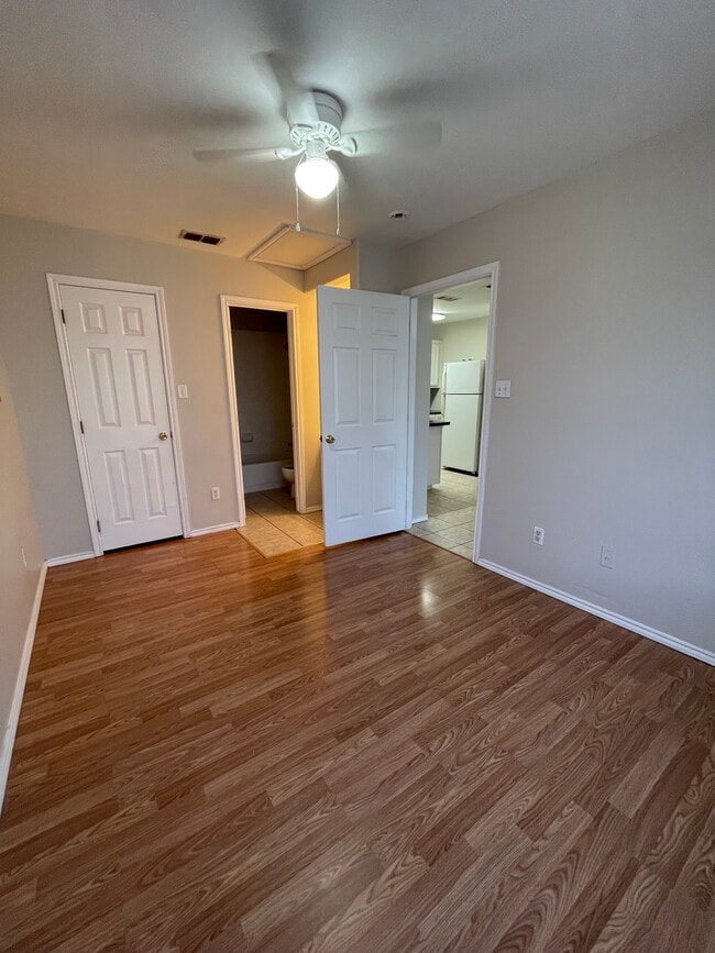 Bedroom - 2202 S Tourist Dr Unit 103